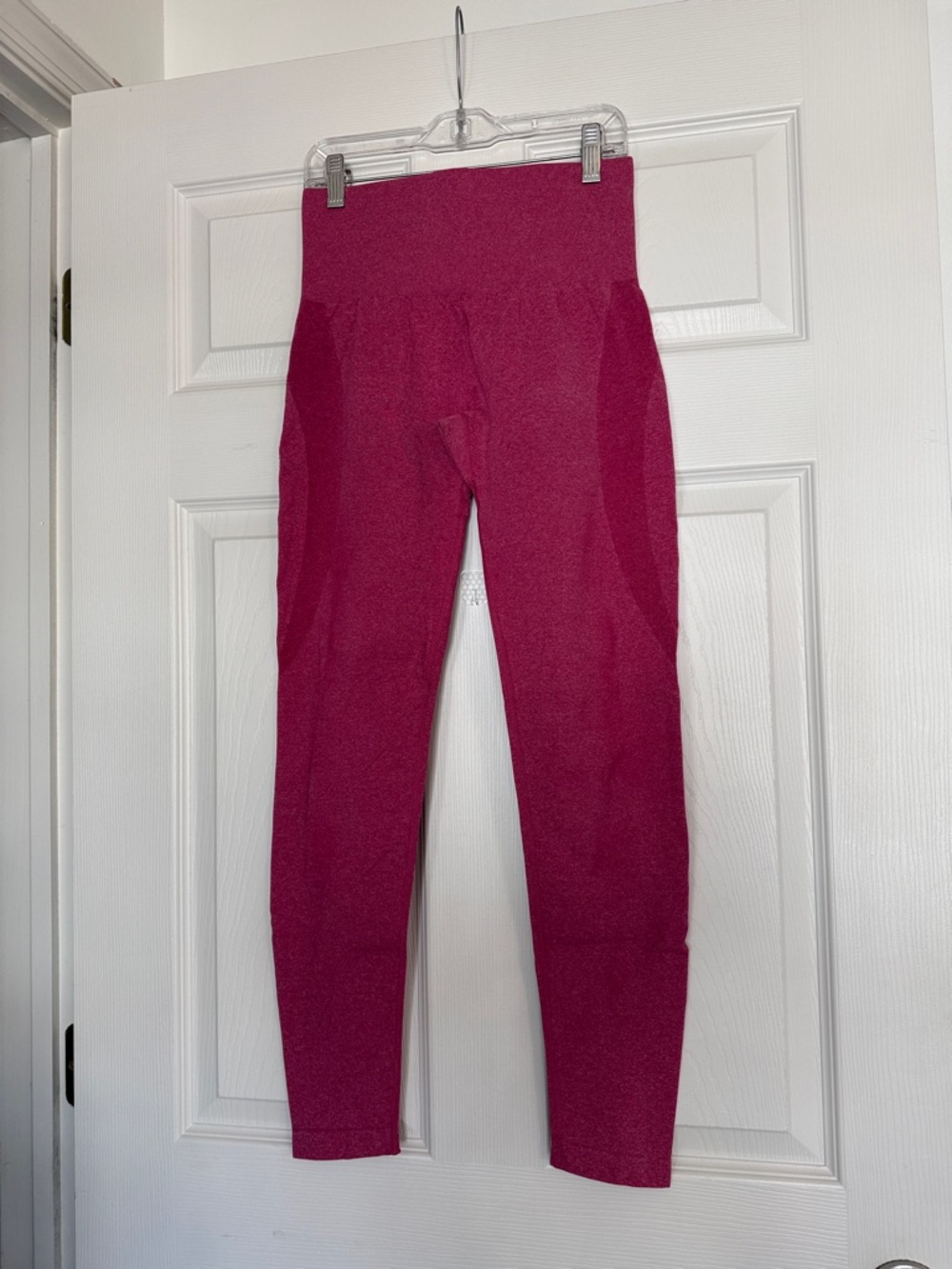 NVGTN Crimson Contour Seamless Leggings